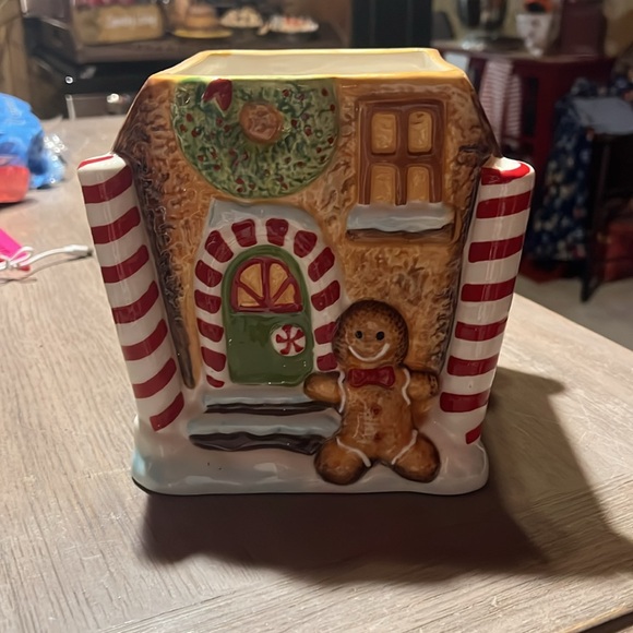 Christmas House Cookie Jar - Picture 5 of 7